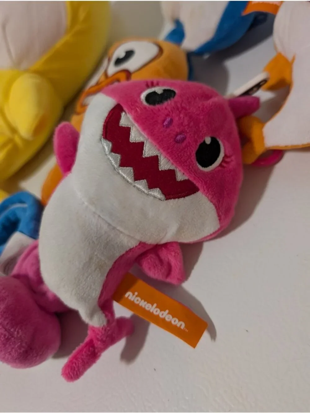 Baby Shark Bundle Yellow interactive, Grandma, Pink Blue plush and 2 bracelets